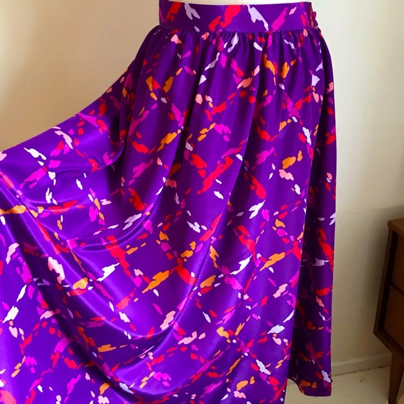 Vintage Purple Midi Skirt, Abstract Pattern, 1980s, Silky Fabric, Size 8 - Picture 8 of 8